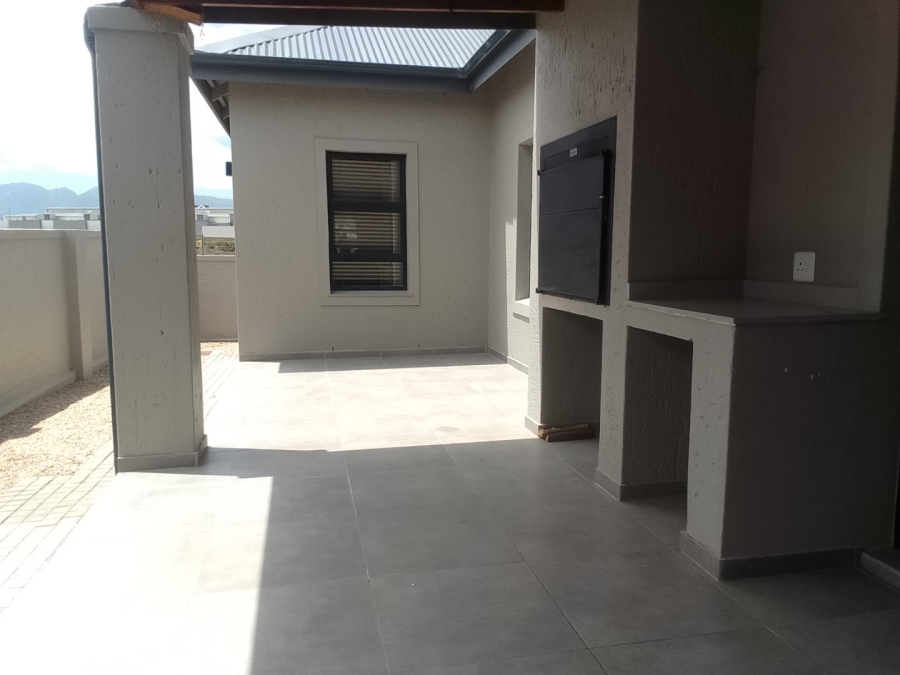 To Let 3 Bedroom Property for Rent in Blue Mountain Village Western Cape
